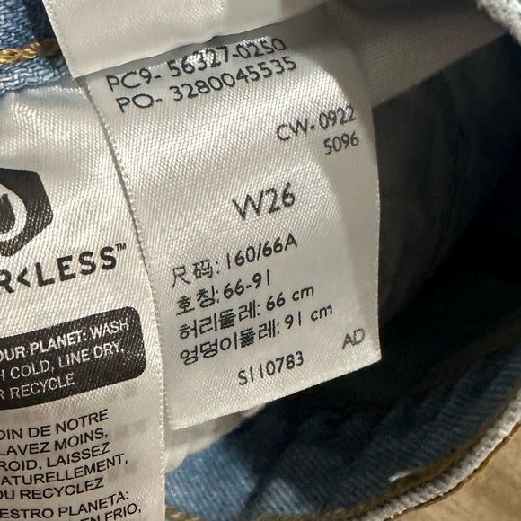 Levis 501 Shorts - Picture 3 of 4